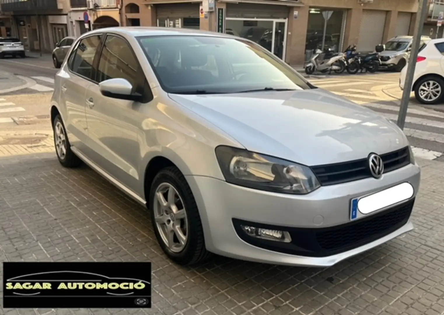 Volkswagen Polo 1.4 Advance Grijs - 2