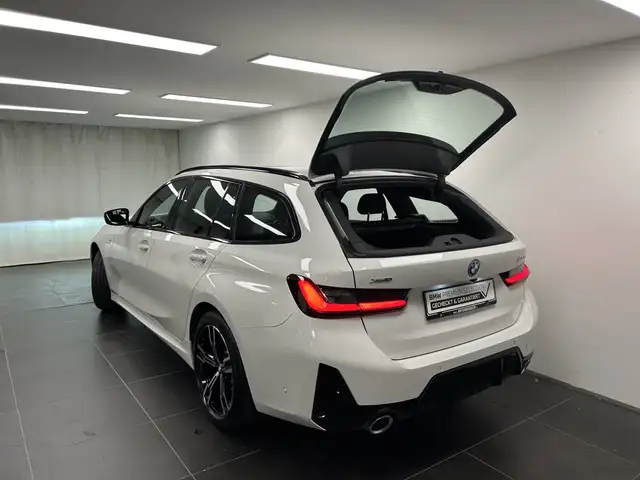 BMW 3 Series view 13