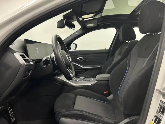 BMW 3 Series view 4