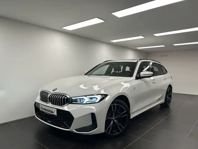 BMW 3 Series view 7