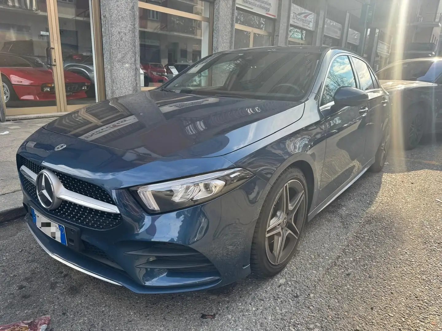 Mercedes-Benz A 200 Premium auto plava - 2