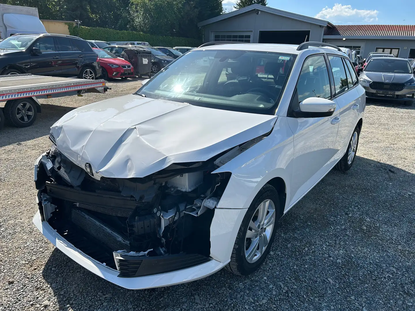 Skoda Fabia Ambition Combi TSI DSG Klima Alu Unfallauto MwSt Weiß - 1