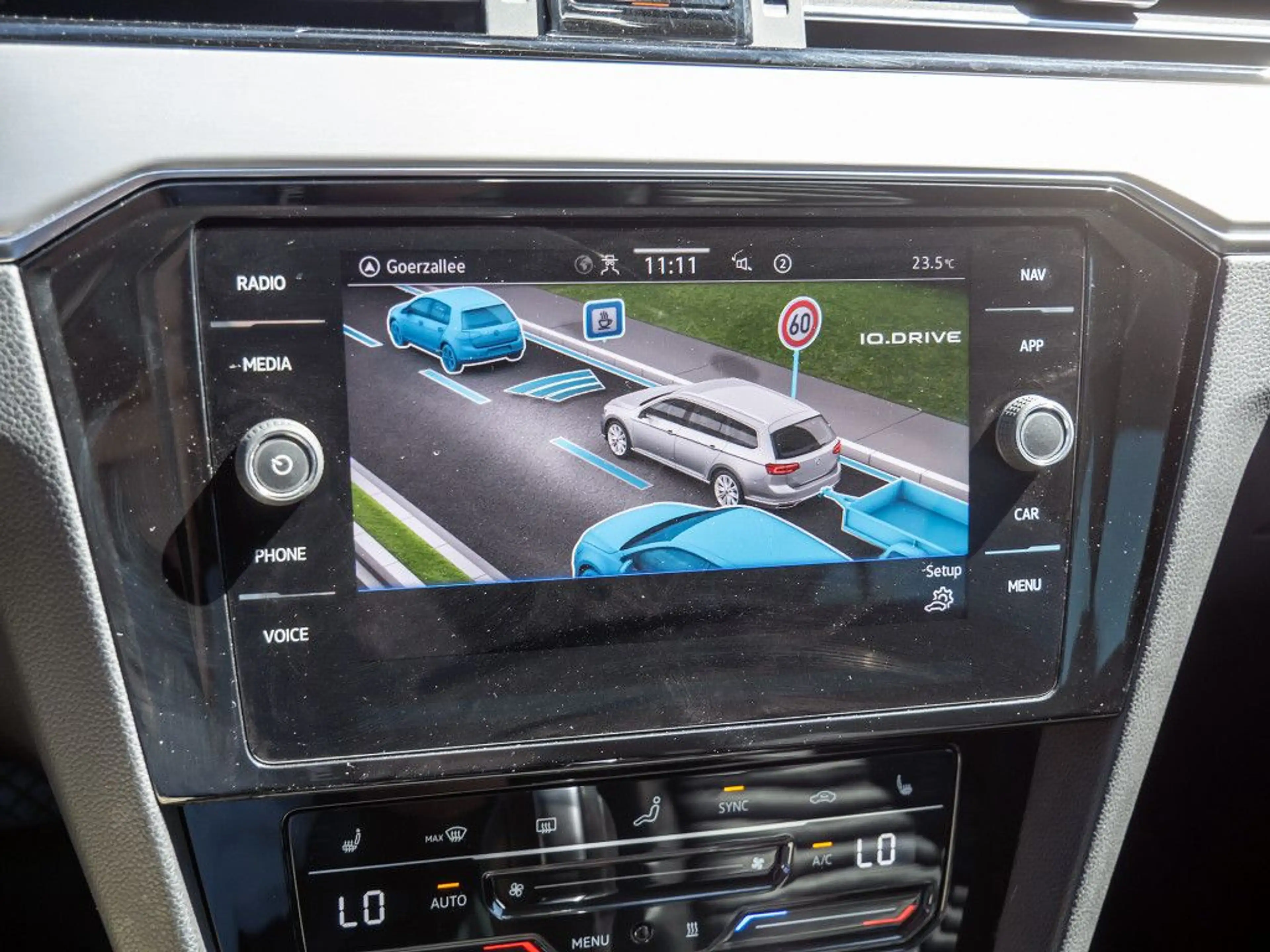 Volkswagen Passat Variant 2.0 TDI DSG Elegance Navi Standhz — photo 12