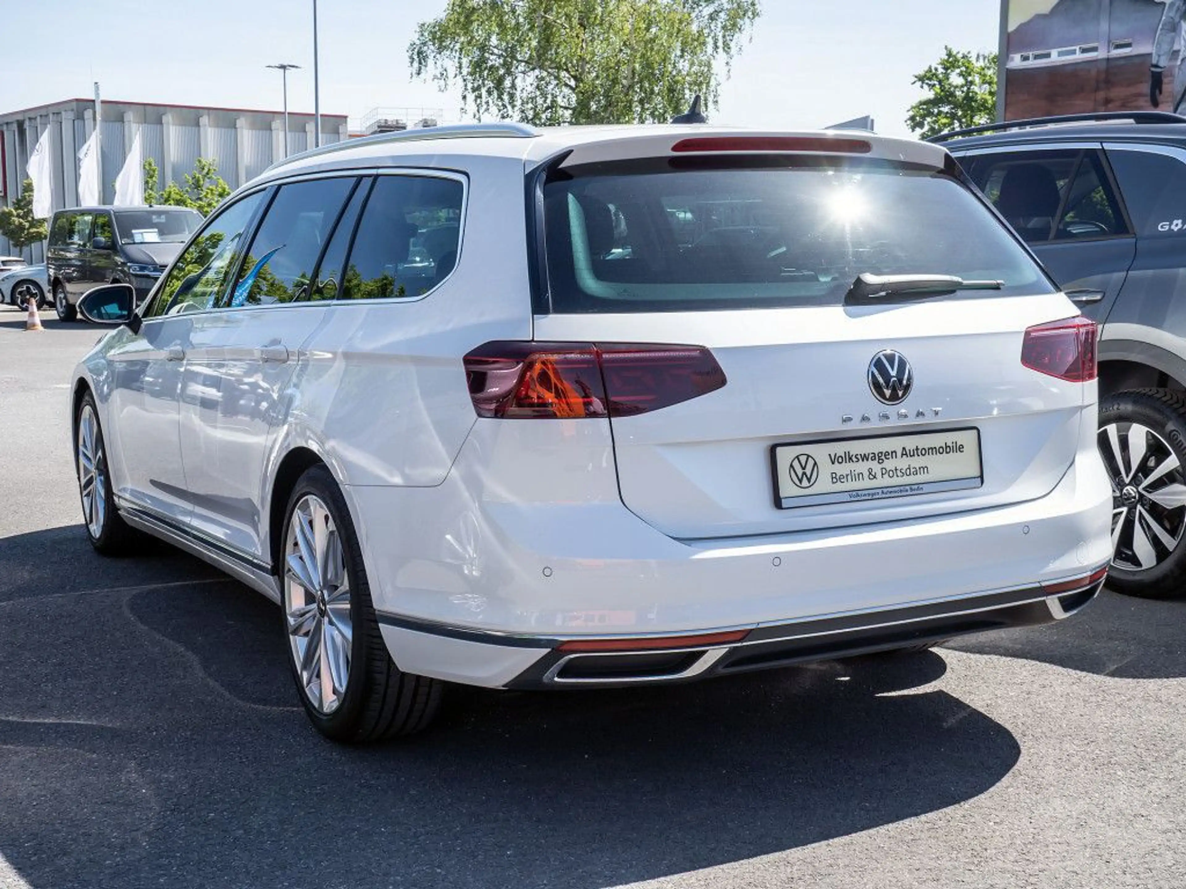 Volkswagen Passat Variant 2.0 TDI DSG Elegance Navi Standhz — photo 5