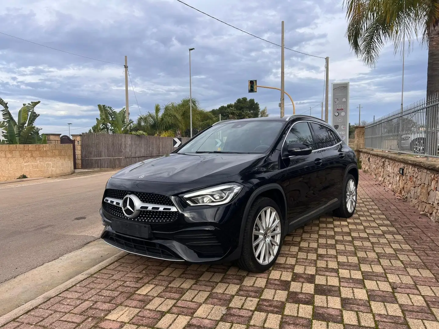 Mercedes-Benz GLA 250 GLA 250 eq-power amg Premium auto Nero - 2
