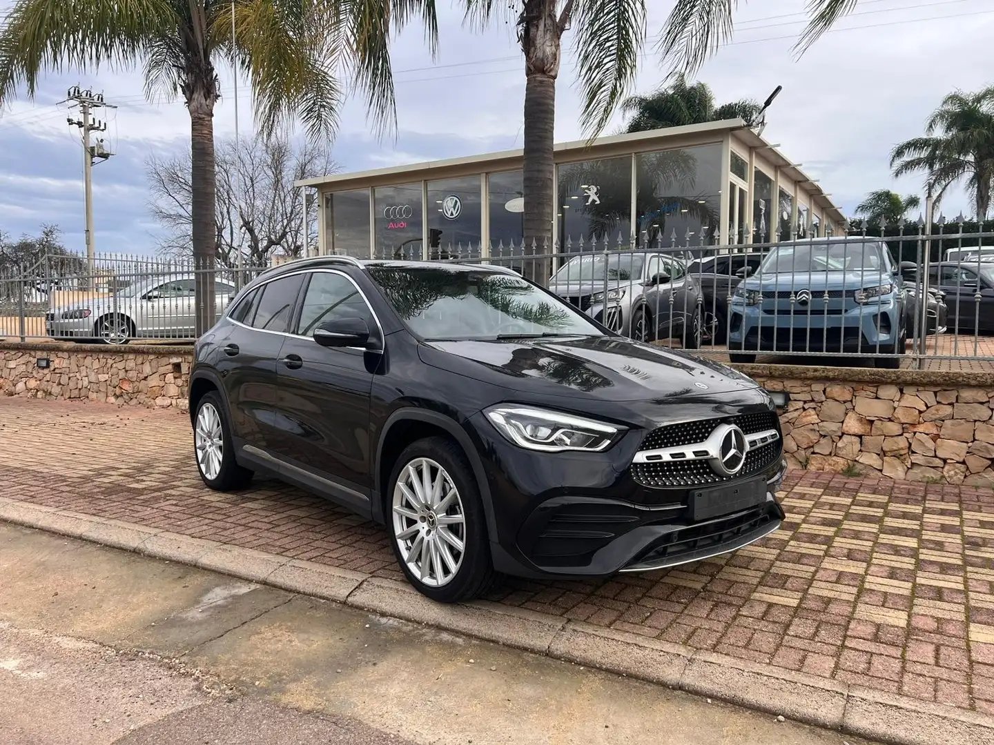 Mercedes-Benz GLA 250 GLA 250 eq-power amg Premium auto Nero - 1