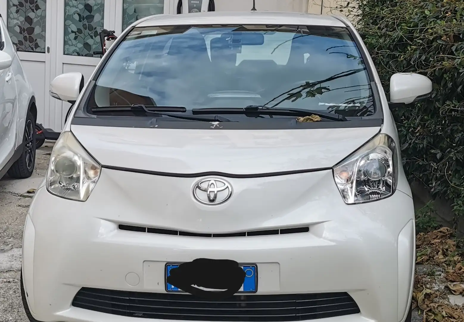 Toyota iQ 1.0 cvt (multidrive) - 1