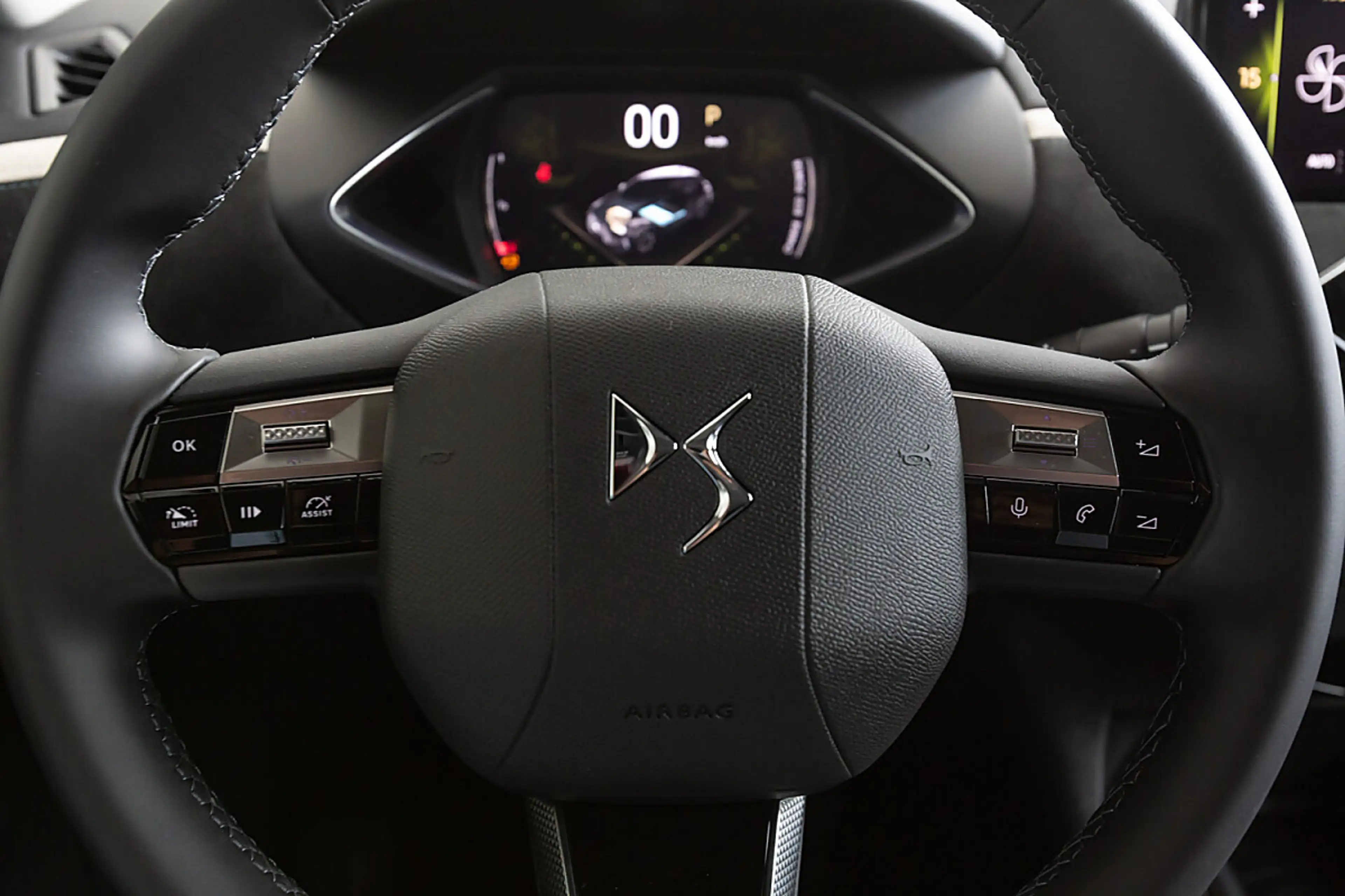 DS Automobiles DS 3 DS3 Hybrid 145 eDCT-6 Maison Sarah Lavoine — photo 8