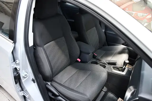 Toyota Auris view 12