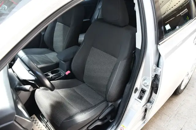 Toyota Auris view 10