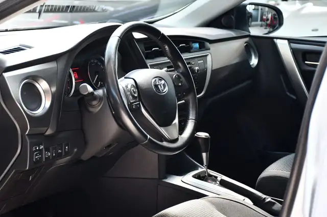 Toyota Auris view 15