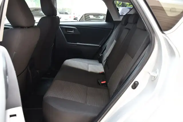 Toyota Auris view 13
