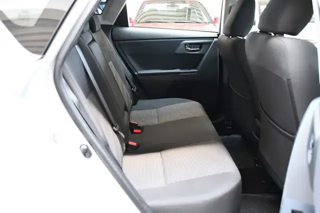 Toyota Auris view 14