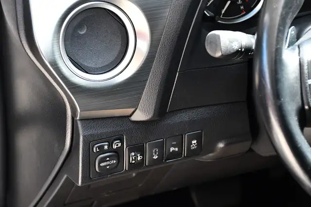 Toyota Auris view 8