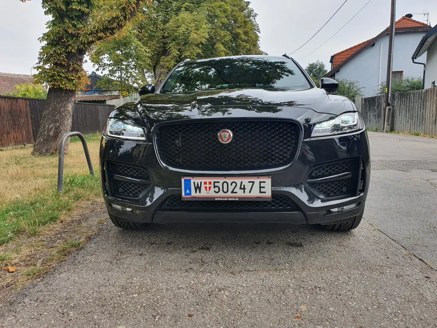 Jaguar F-Pace 20d Aut. R-Sport Schwarz - 2