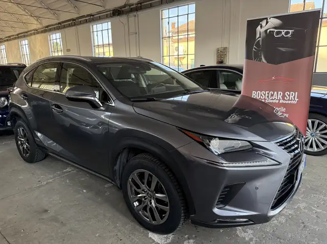 Lexus NX 300 300h 2.5 Business 2wd cvt IVA ESP UNICO PROP