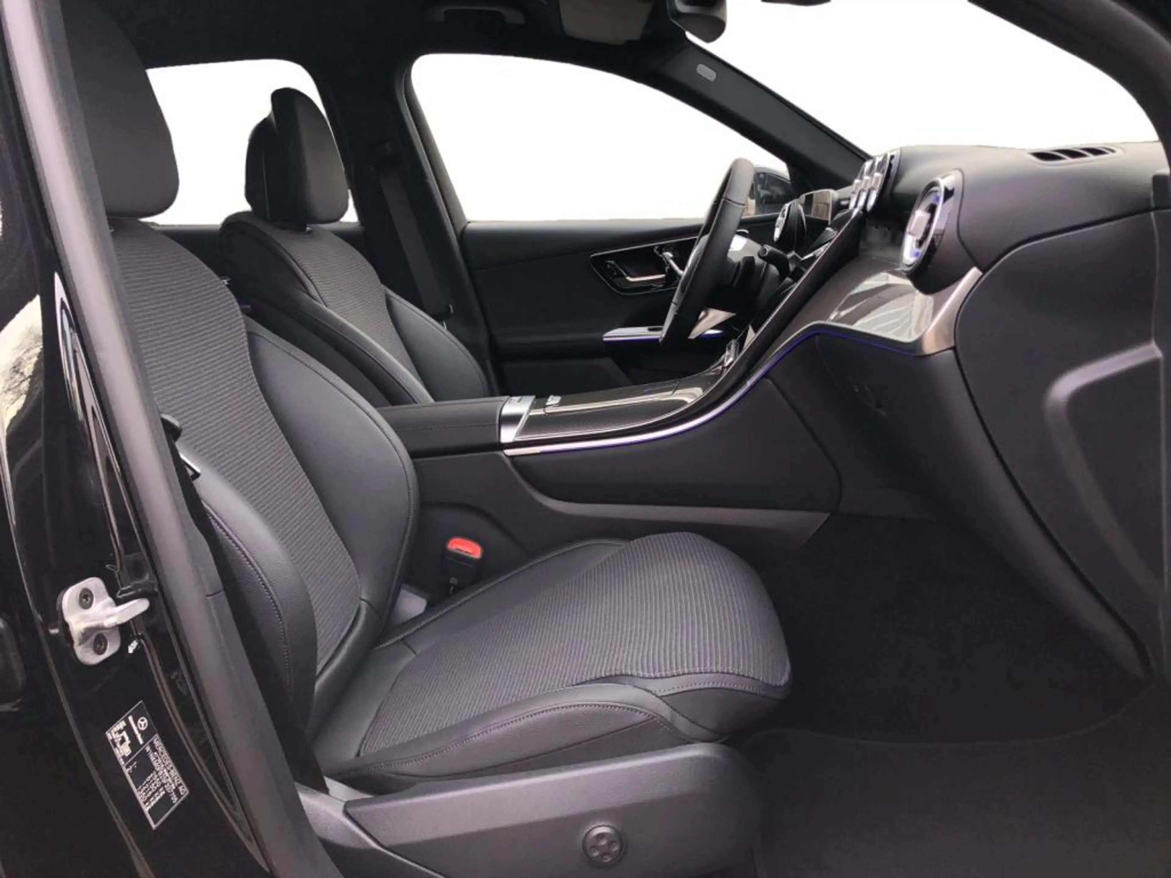 Mercedes-Benz GLC 220 d 4MATIC Avantgarde+ILS+MBUX+AHK+Wide — photo 6