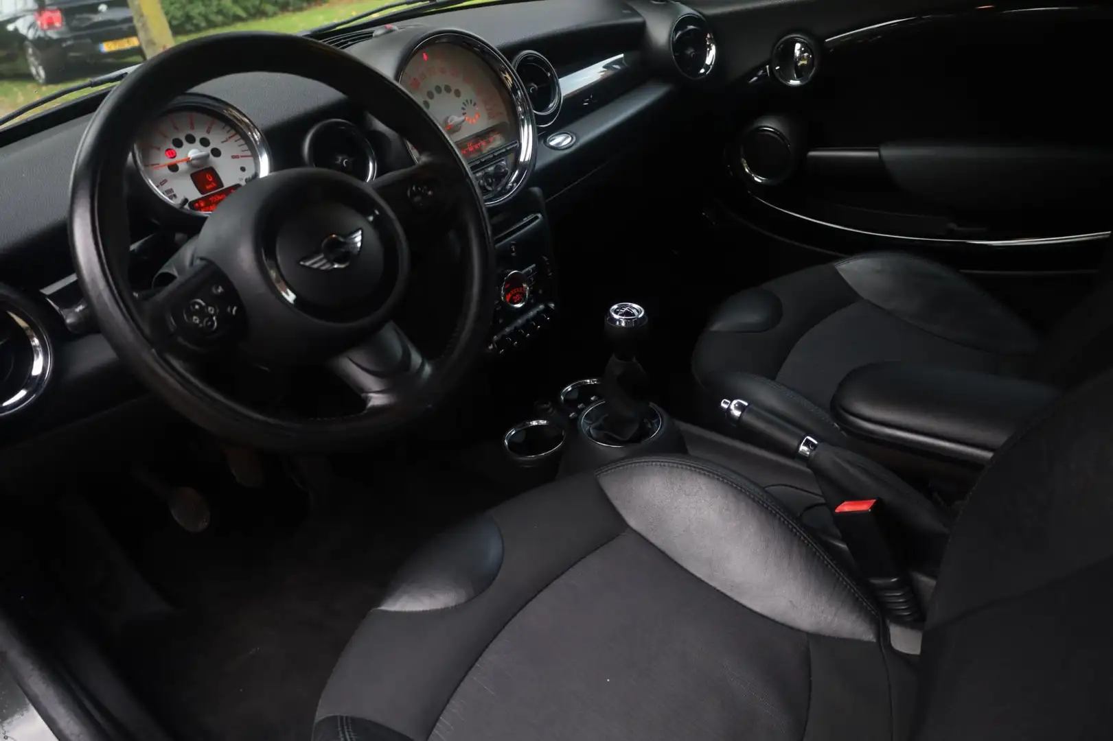 MINI Cooper Coupe 1.6 Chili | Facelift | Xenon | Elek. Spoiler | Sto Grijs - 2