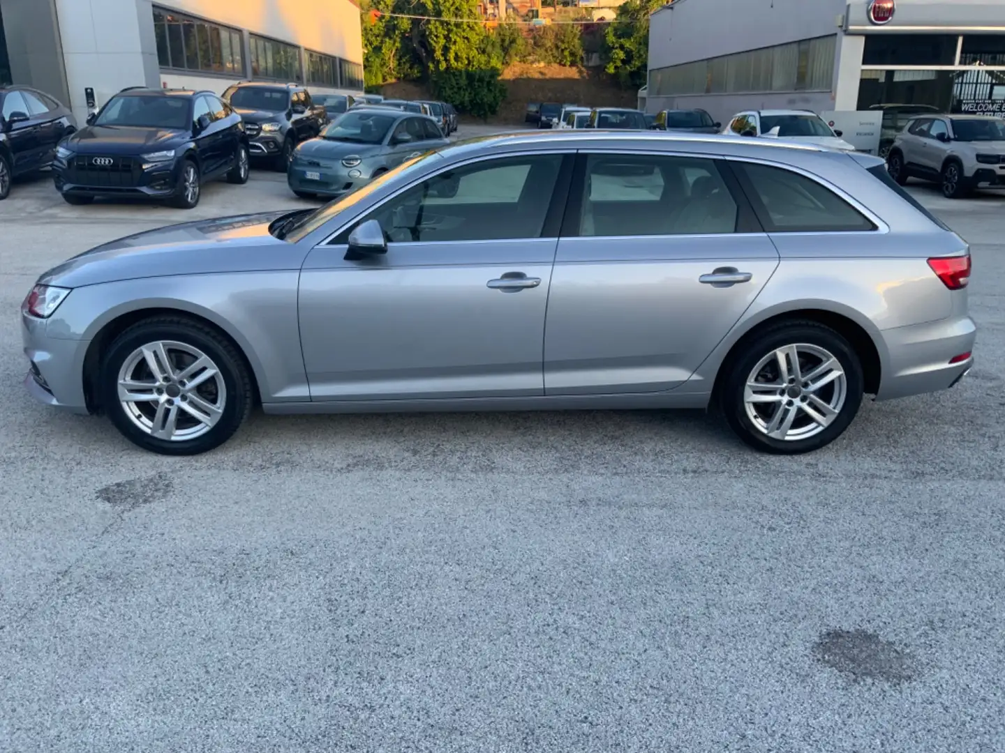 Audi A4 Avant 40 g-tron S tronic Business Sport Argento - 1