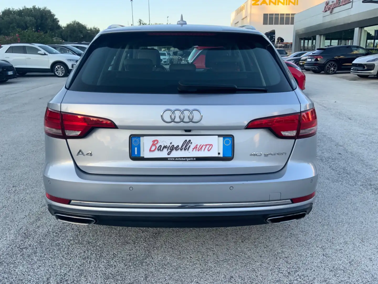Audi A4 Avant 40 g-tron S tronic Business Sport Argento - 2