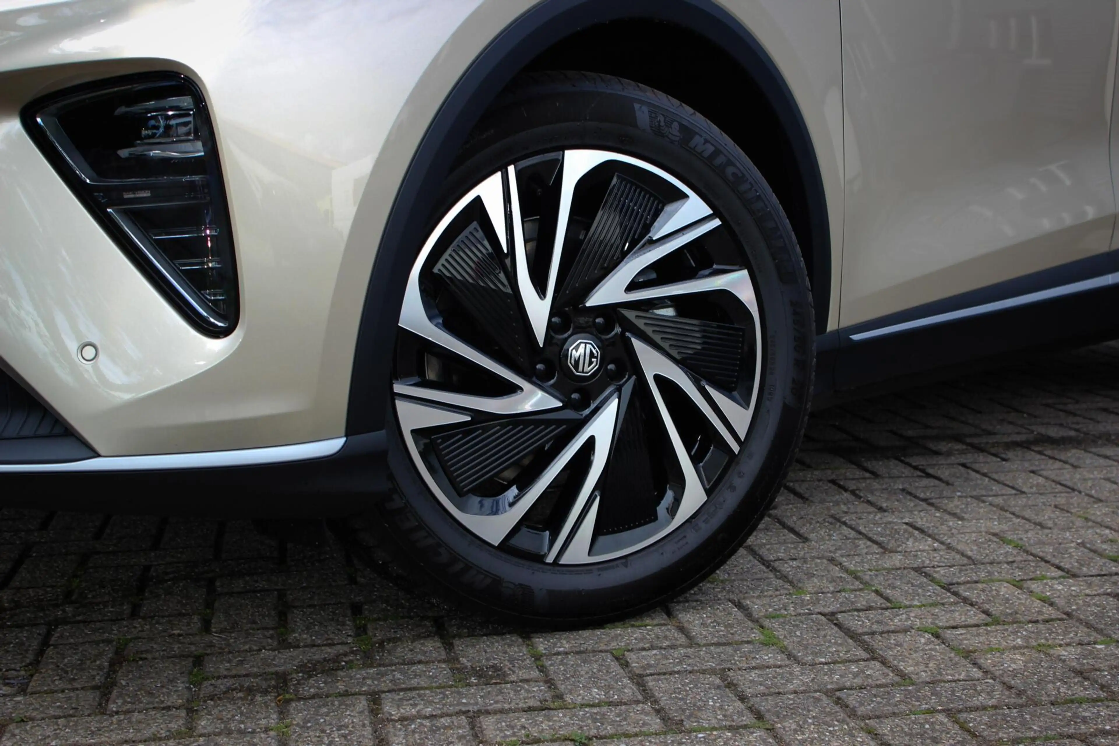 MG MGS6 EV Luxury 2WD 77 kWh // Panoramadak | Stoelverwarming — photo 11