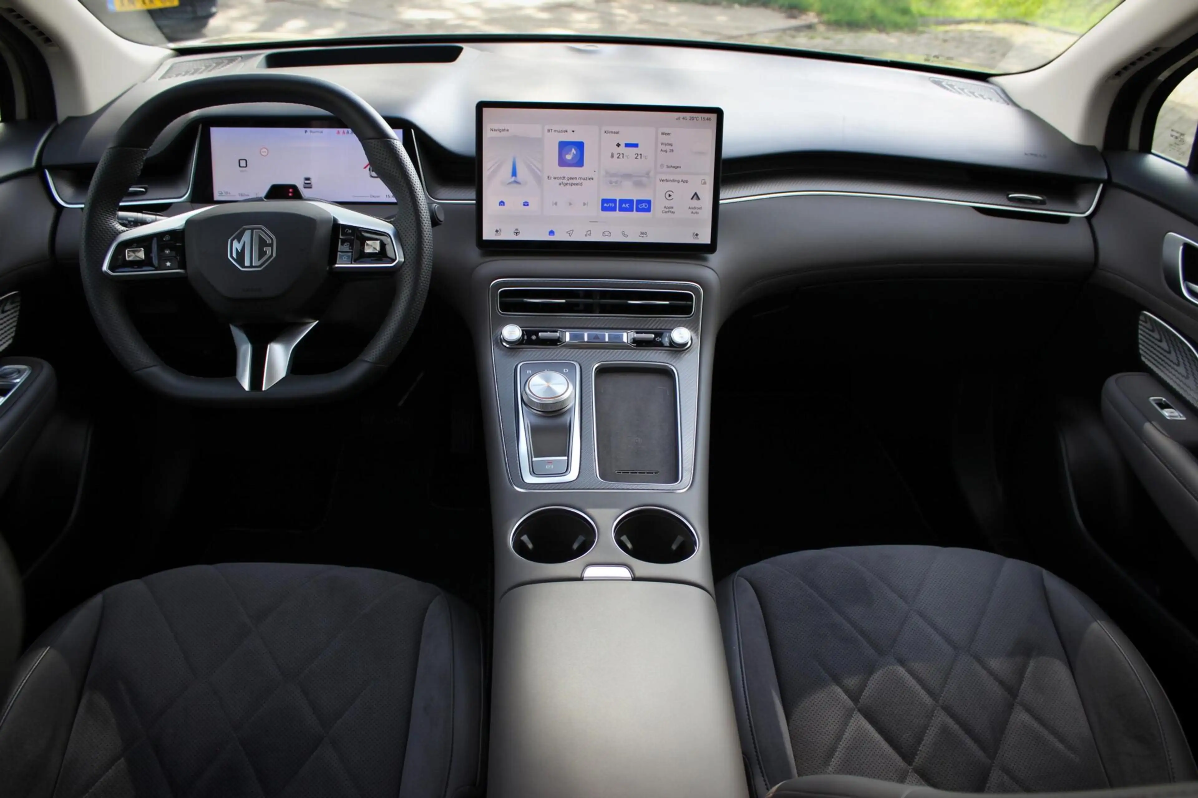 MG MGS6 EV Luxury 2WD 77 kWh // Panoramadak | Stoelverwarming — photo 4