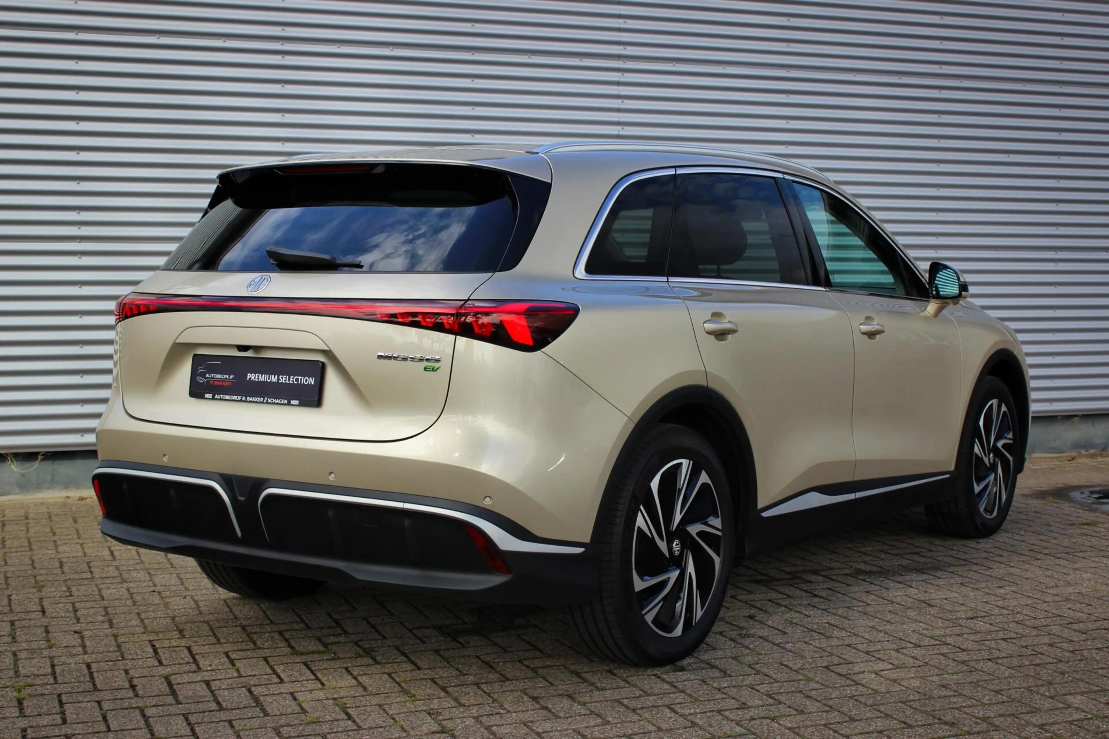 MG MGS6 EV Luxury 2WD 77 kWh // Panoramadak | Stoelverwarming — photo 3