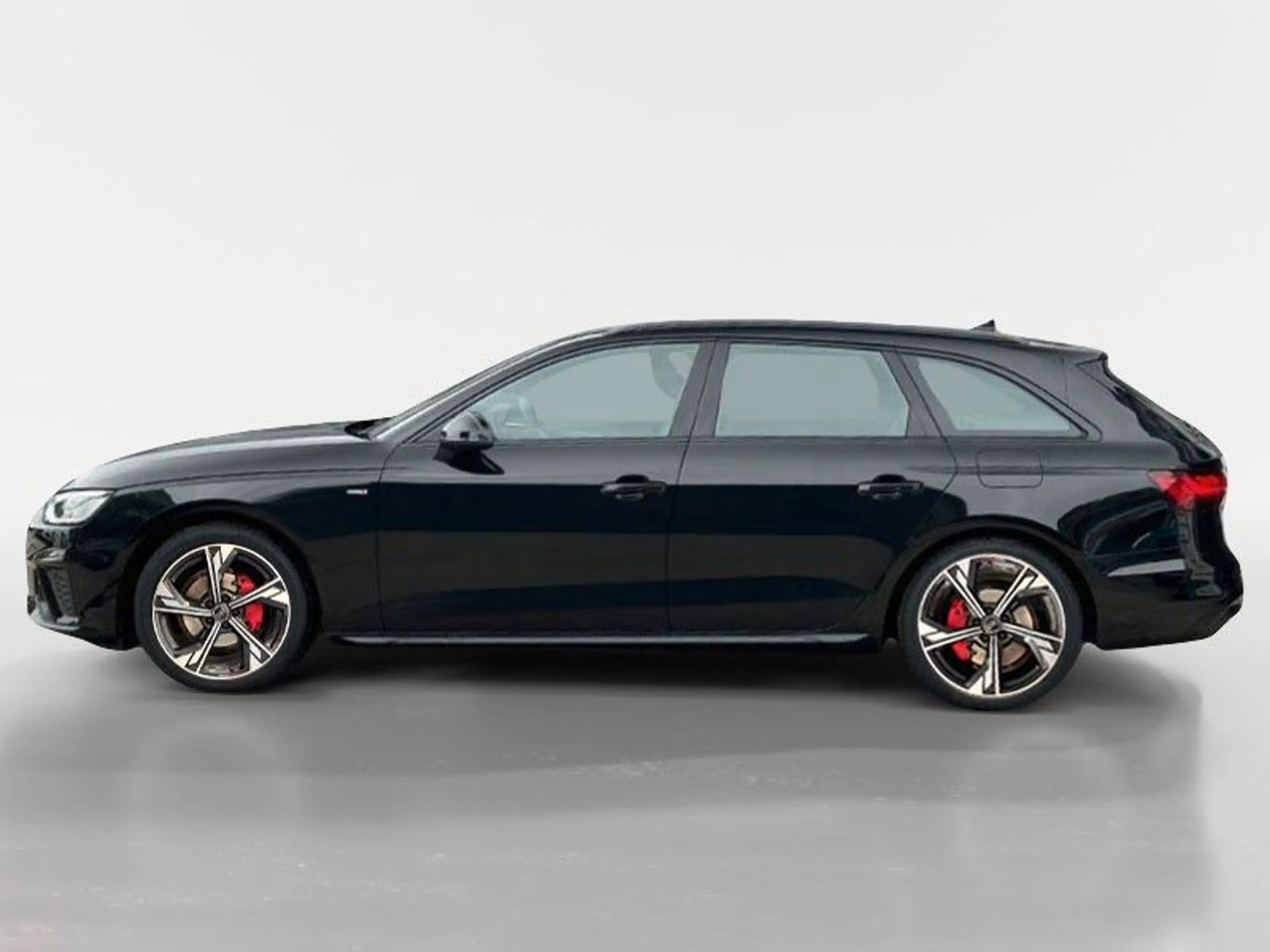 Audi A4 Avant 45 TFSI quattro S line — photo 2