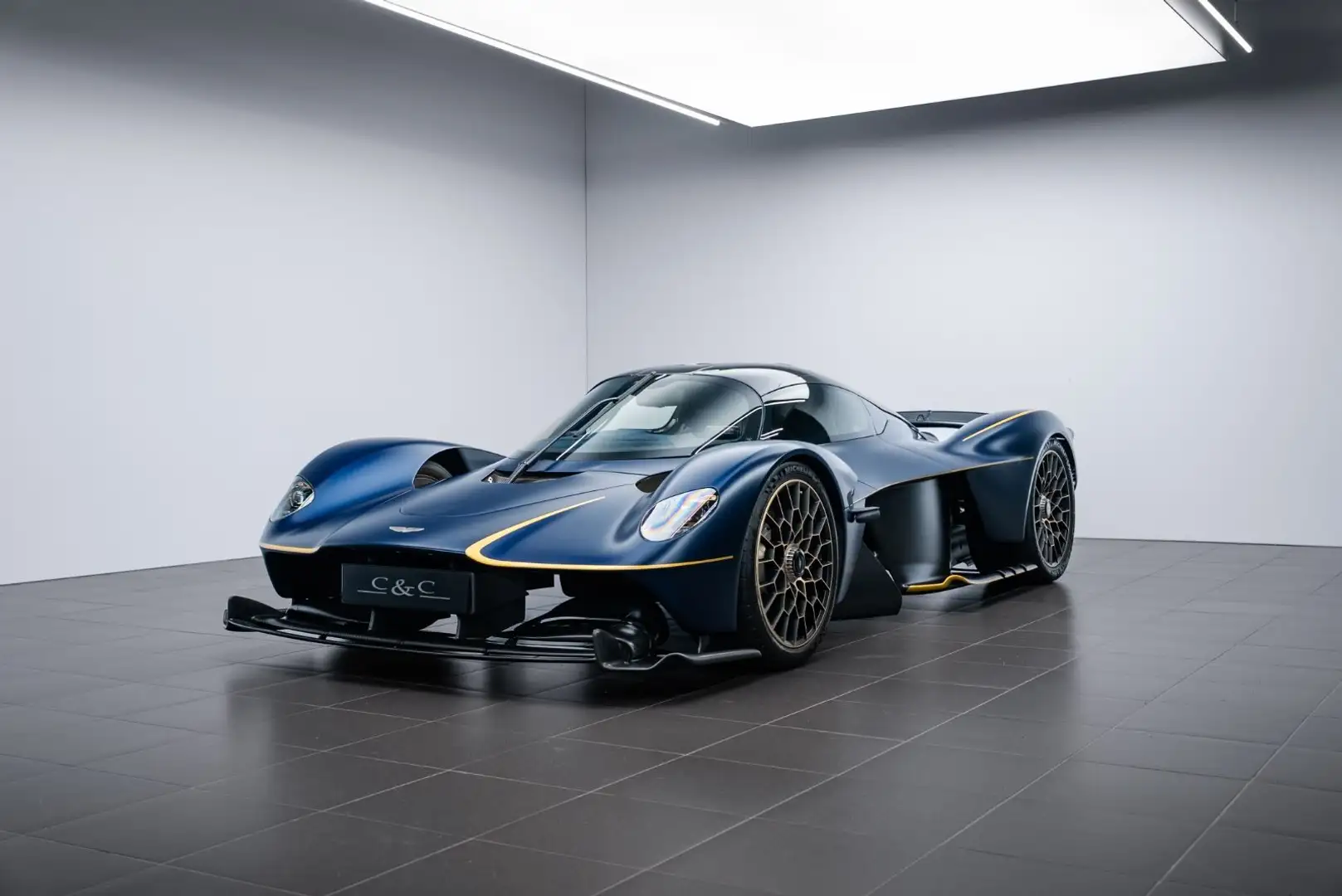 Aston Martin Valkyrie /*1 of 150*/SERVICEPACK/FULL PPF Azul - 1