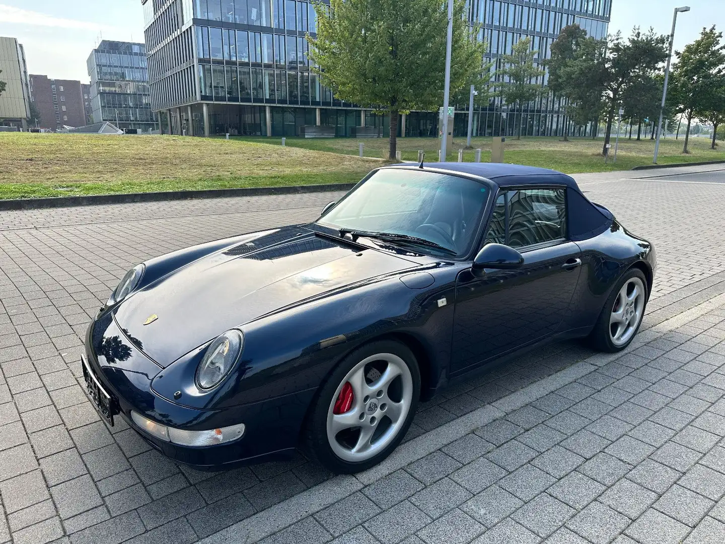Porsche 993 Cabriolet Tiptronic + Porsche Scheckheft + Azul - 1