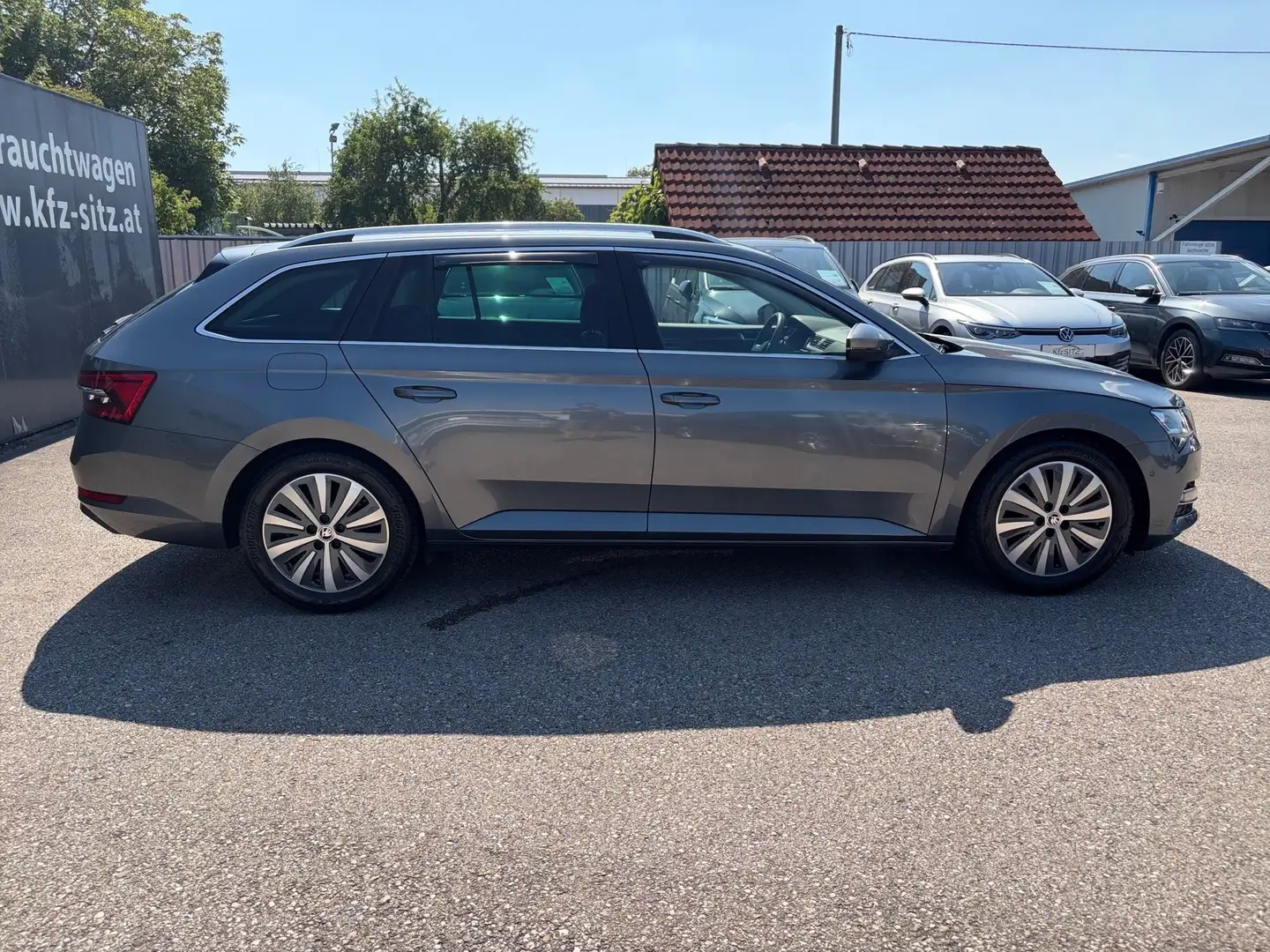 Skoda Superb Kombi 2,0 TDI Style DSG | NP €58.000 Grau - 2