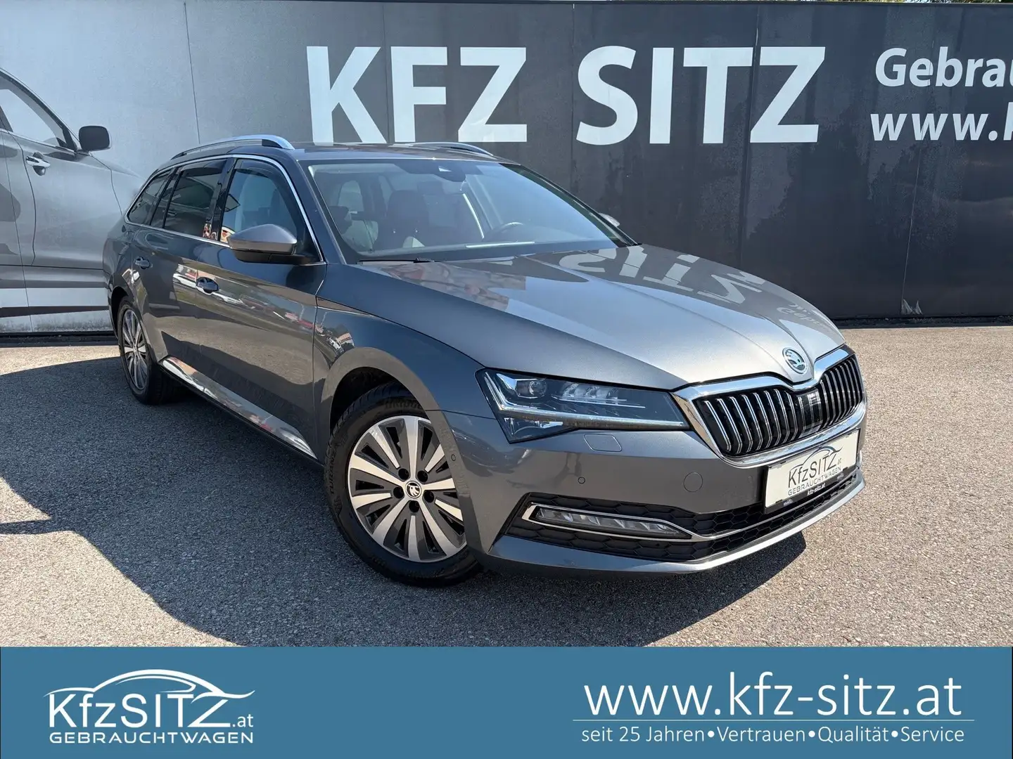 Skoda Superb Kombi 2,0 TDI Style DSG | NP €58.000 Grau - 1