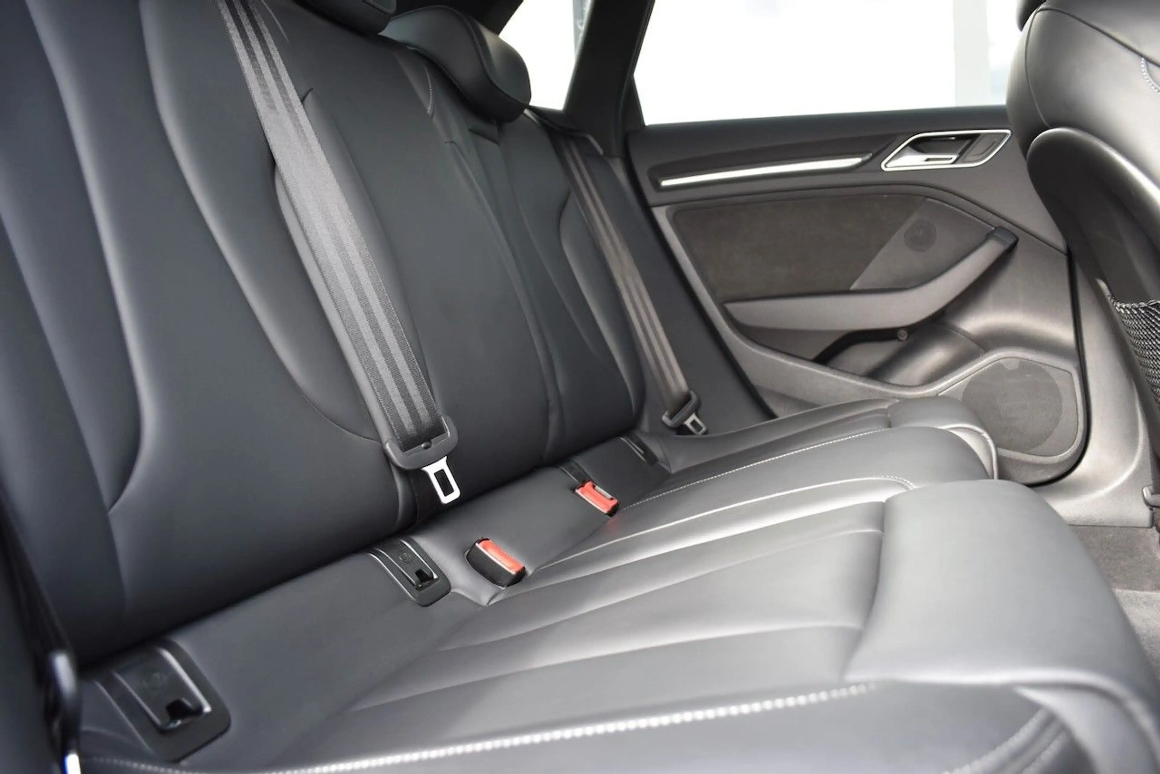 Audi RS3 SPORTBACK 2.5TFSI QUATTRO ACC 280km/h — photo 13