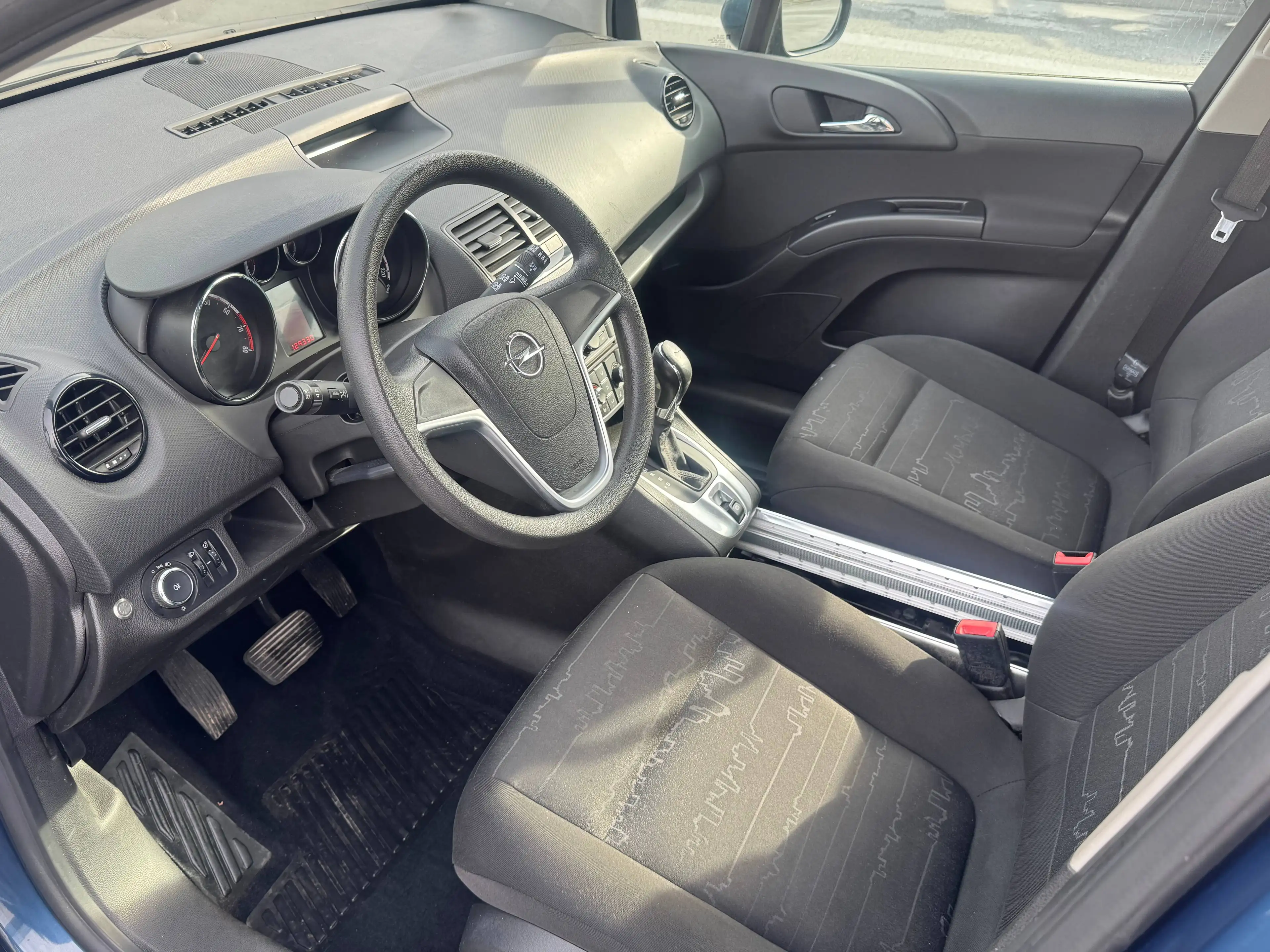 Opel Meriva 1,4 Turbo Automatick TÜV&Inspektion&Reifen NEU — photo 6