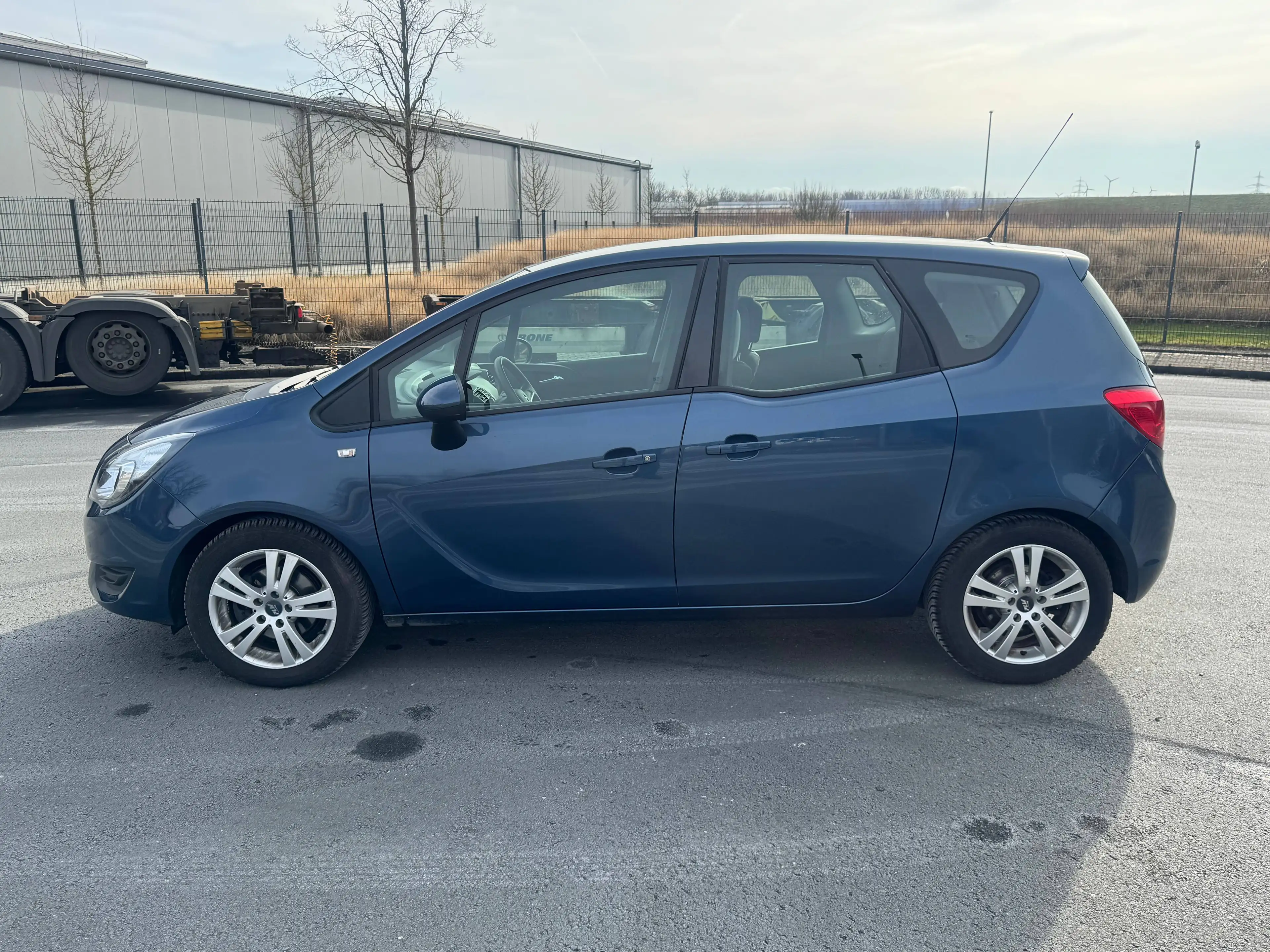 Opel Meriva 1,4 Turbo Automatick TÜV&Inspektion&Reifen NEU — photo 4