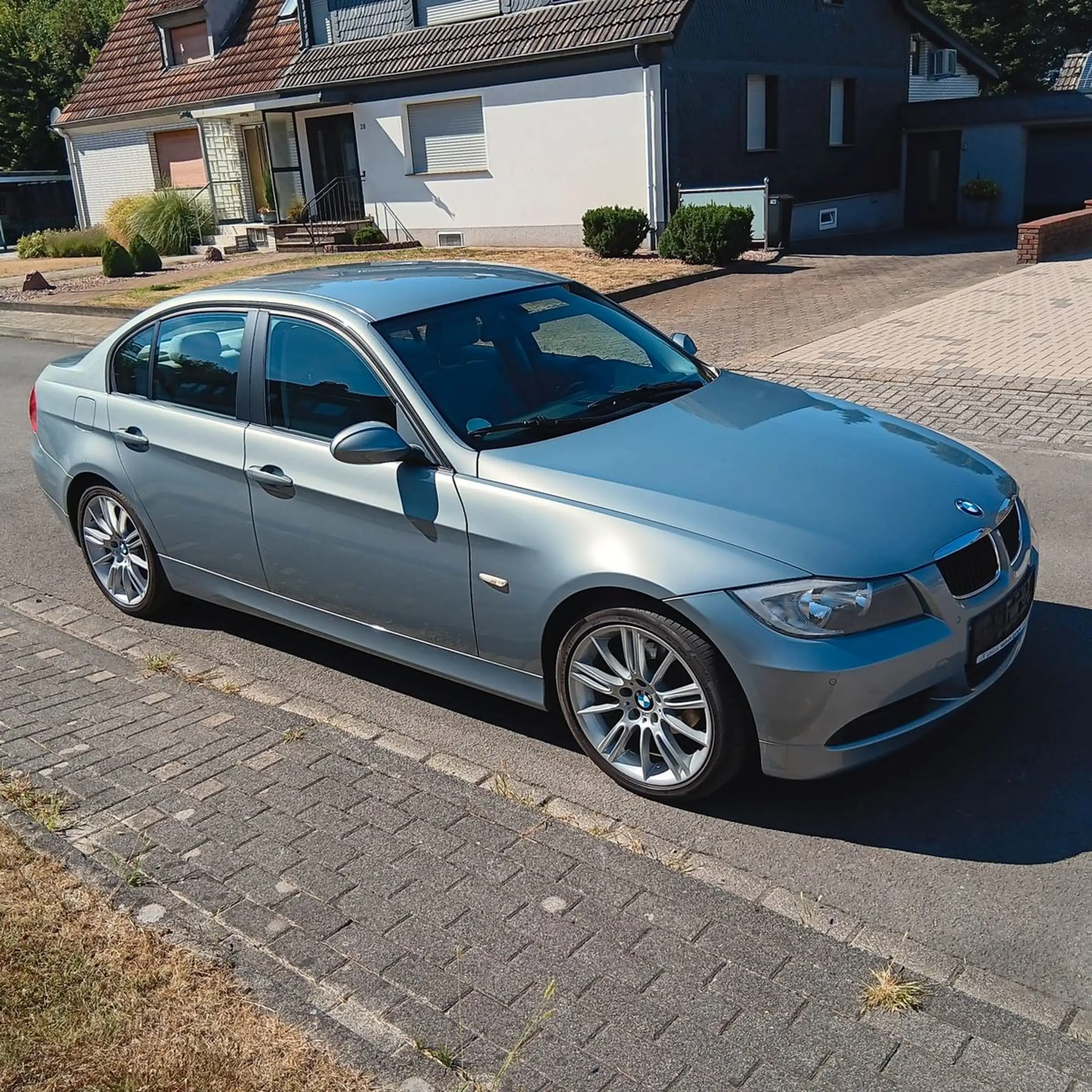 BMW 320 3 Limousine 320 i — photo 2