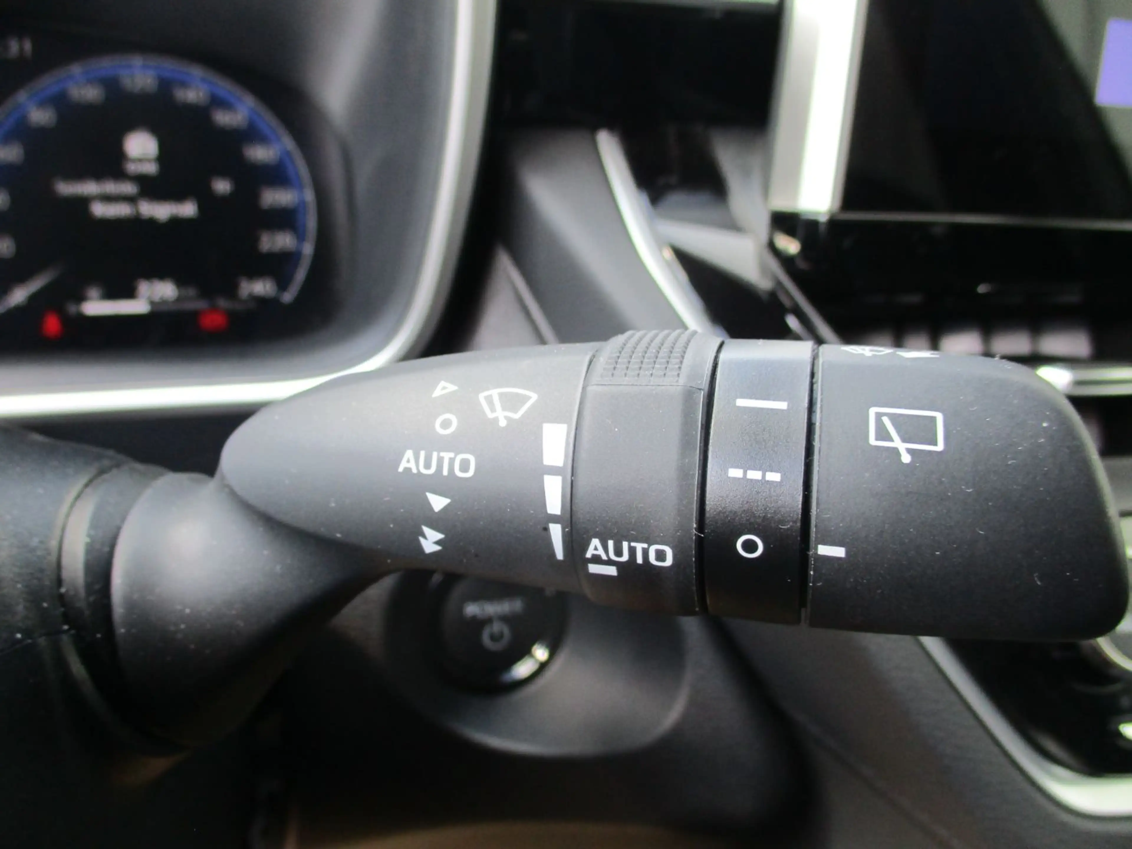 Toyota Corolla Cross 1.8 FWD Active Drive ACC+LED+Navi — photo 14