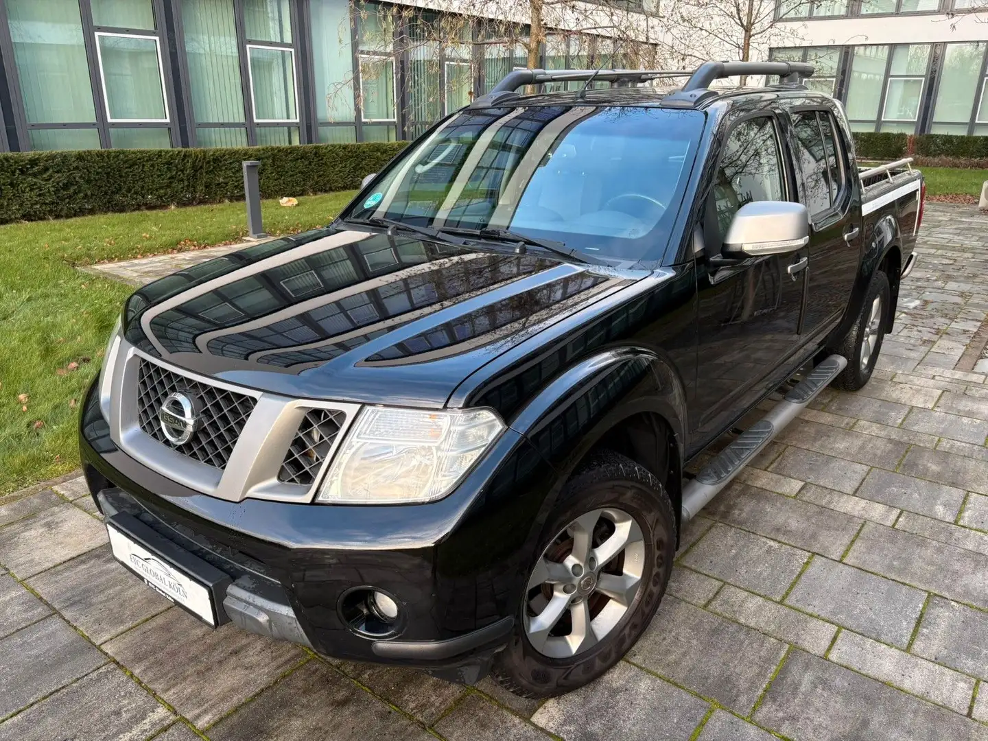 Nissan Navara Pickup Double Cab PLATINUM EVO 4X4 LB,SD Schwarz - 2