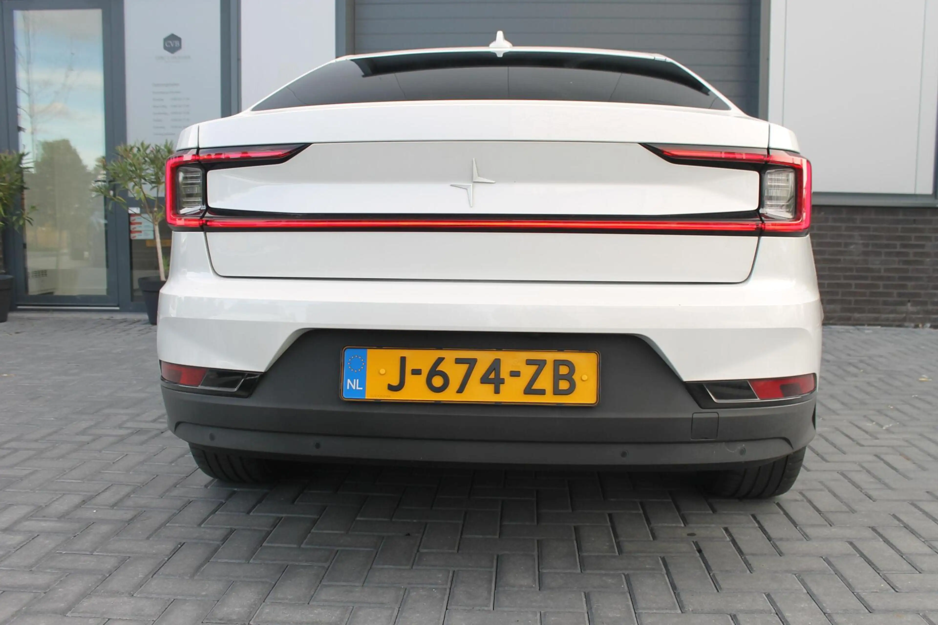 Polestar 2 Long Range Dual Motor Launch Edition 78kWh NAP — photo 8