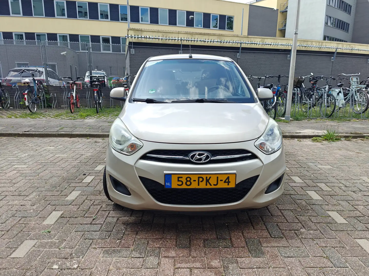 Hyundai i10 i10 1.1 i-Drive Beige - 1