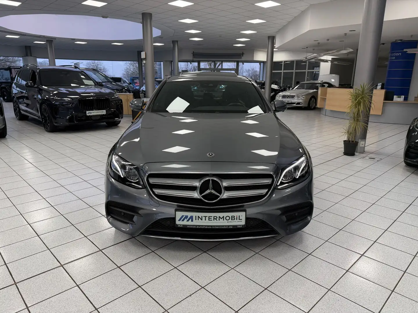 Mercedes-Benz E 400 d 4MATIC*AMG*ESD*MULTIBEAM*WIDESCREEN*360° Gris - 2