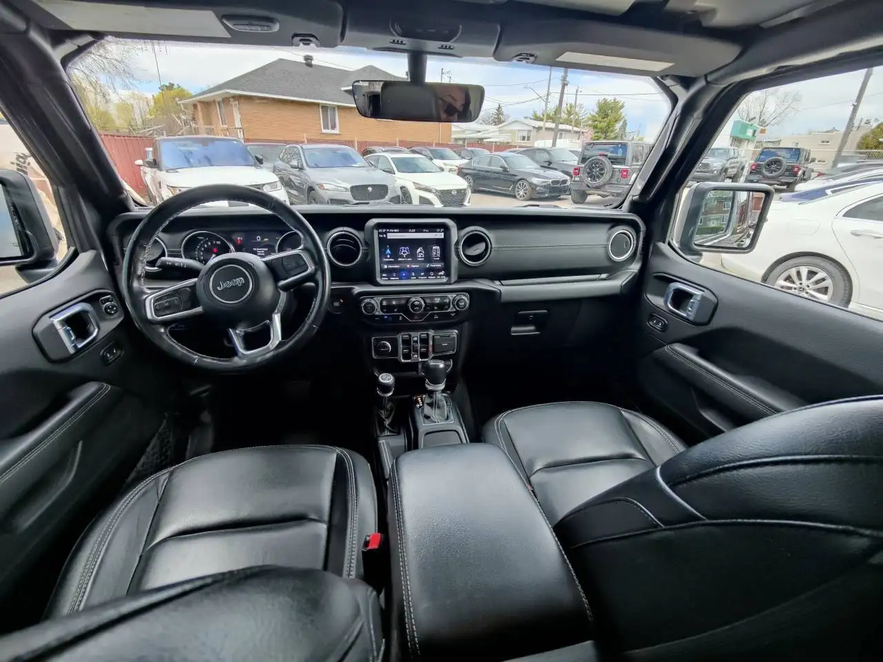 Jeep Wrangler снимка Jeep Wrangler