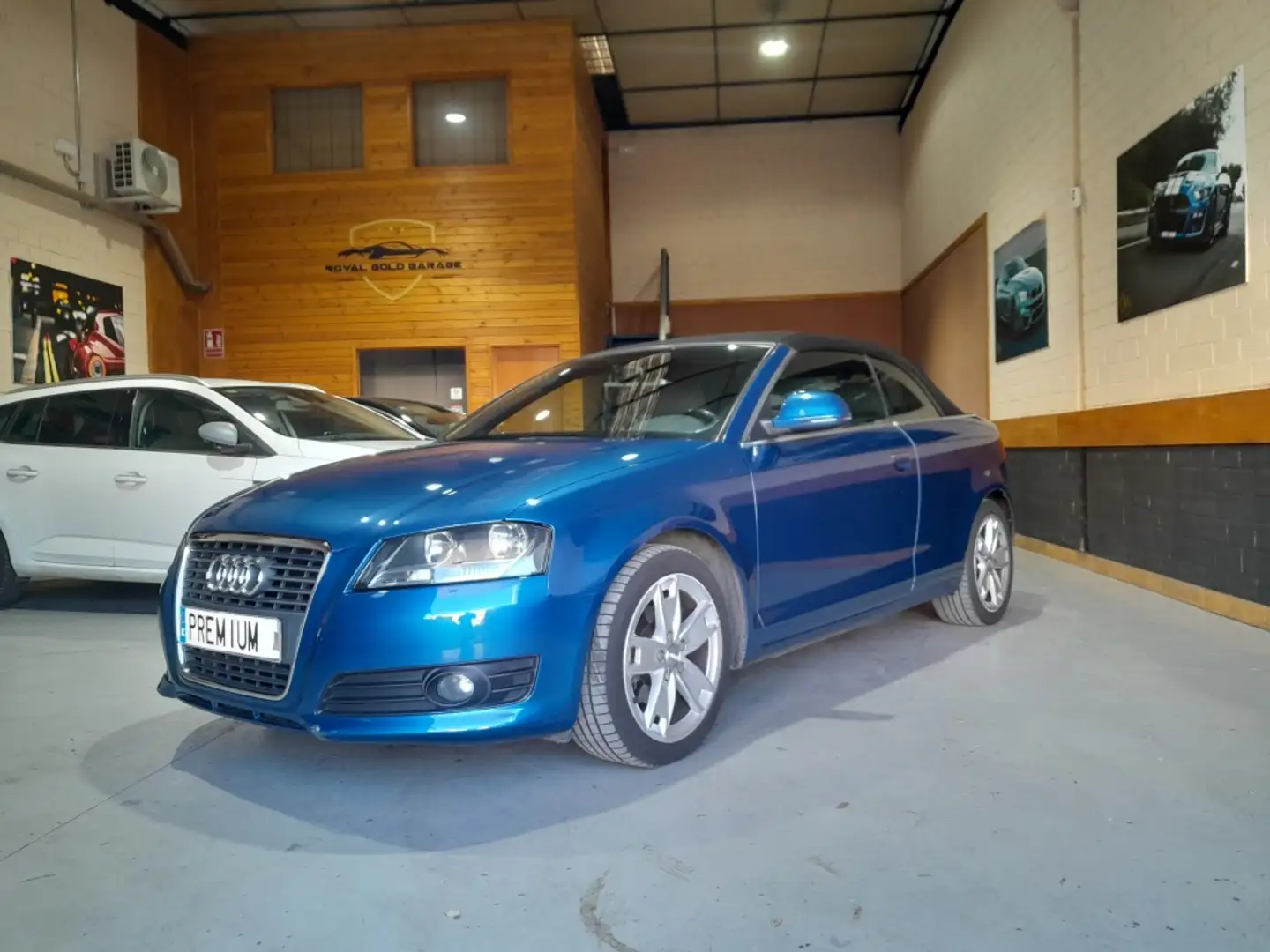 Audi A3 Cabrio 1.6TDI Attraction Azul - 1