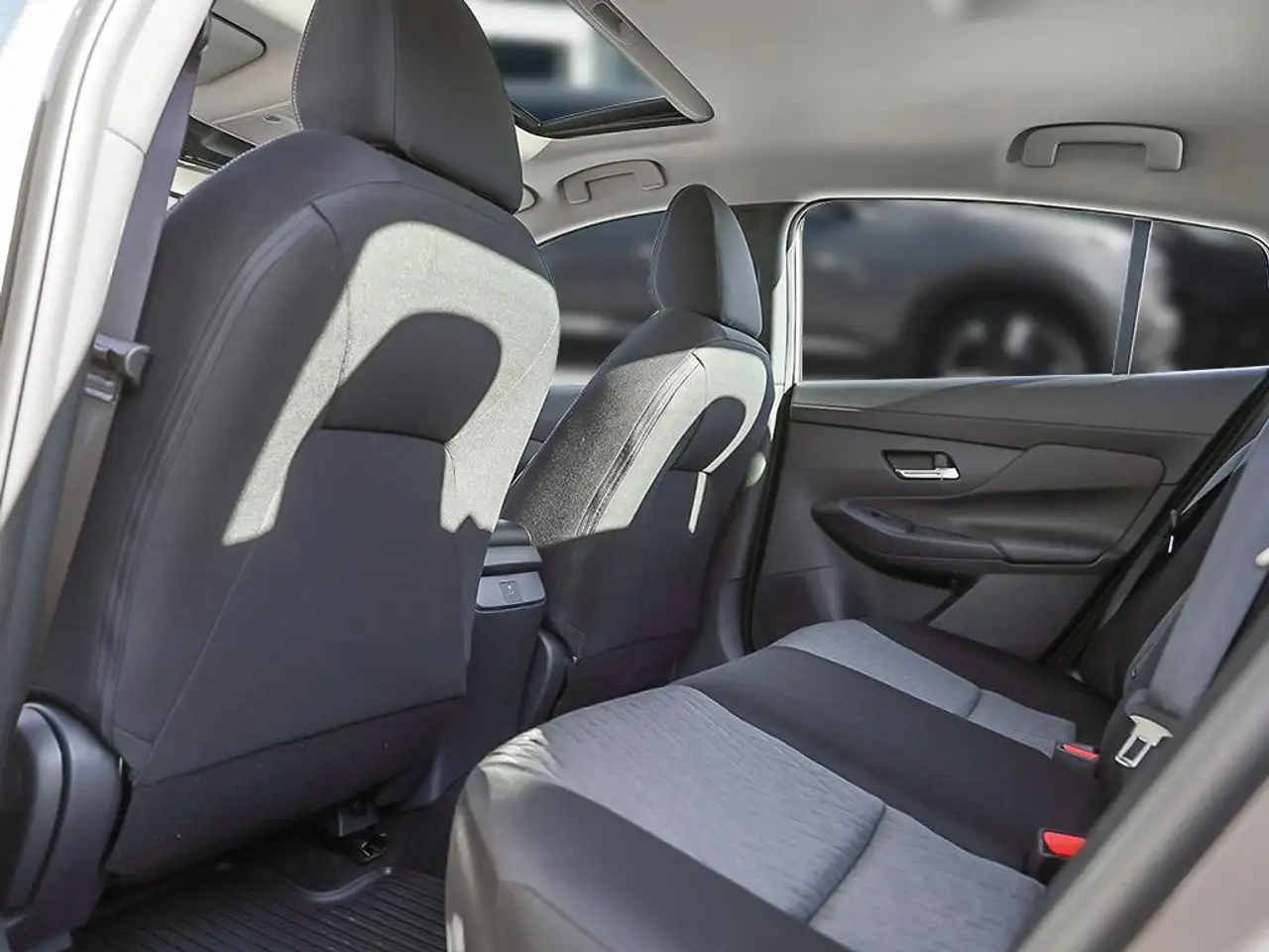 Nissan Sentra снимка Nissan Sentra