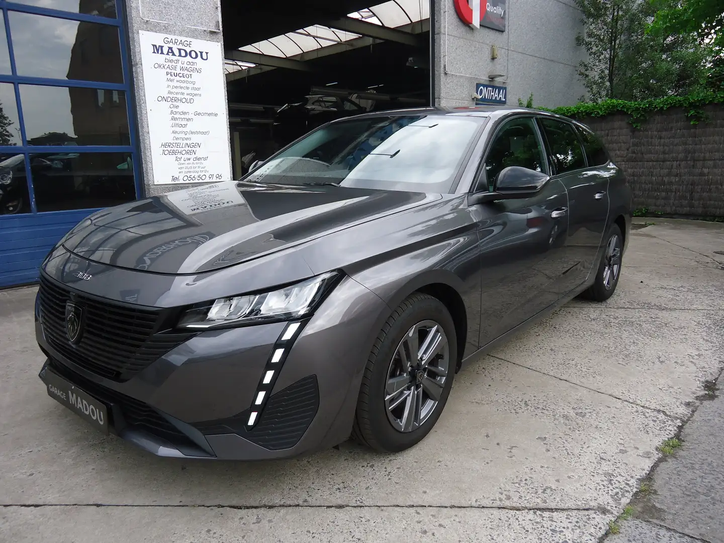 Peugeot 308 SW 1.2 PureTech Allure Pack S Grijs - 1
