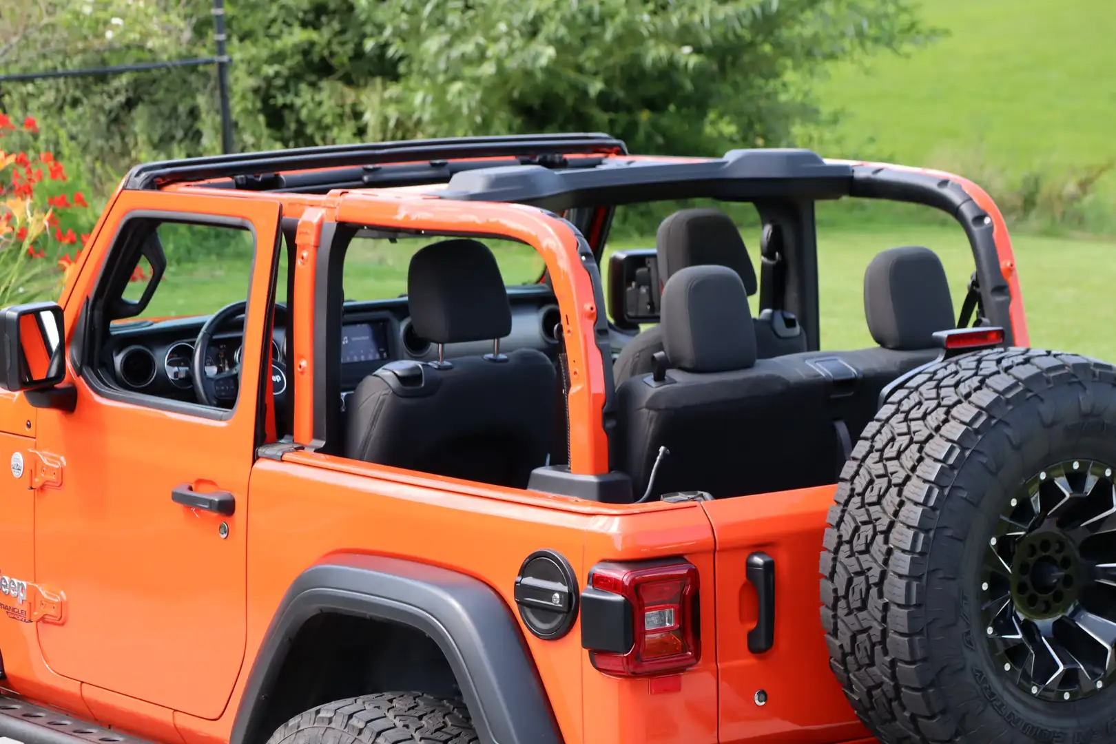 Jeep Wrangler 2.0T Rubicon - Higher suspension, special terrain Oranje - 2