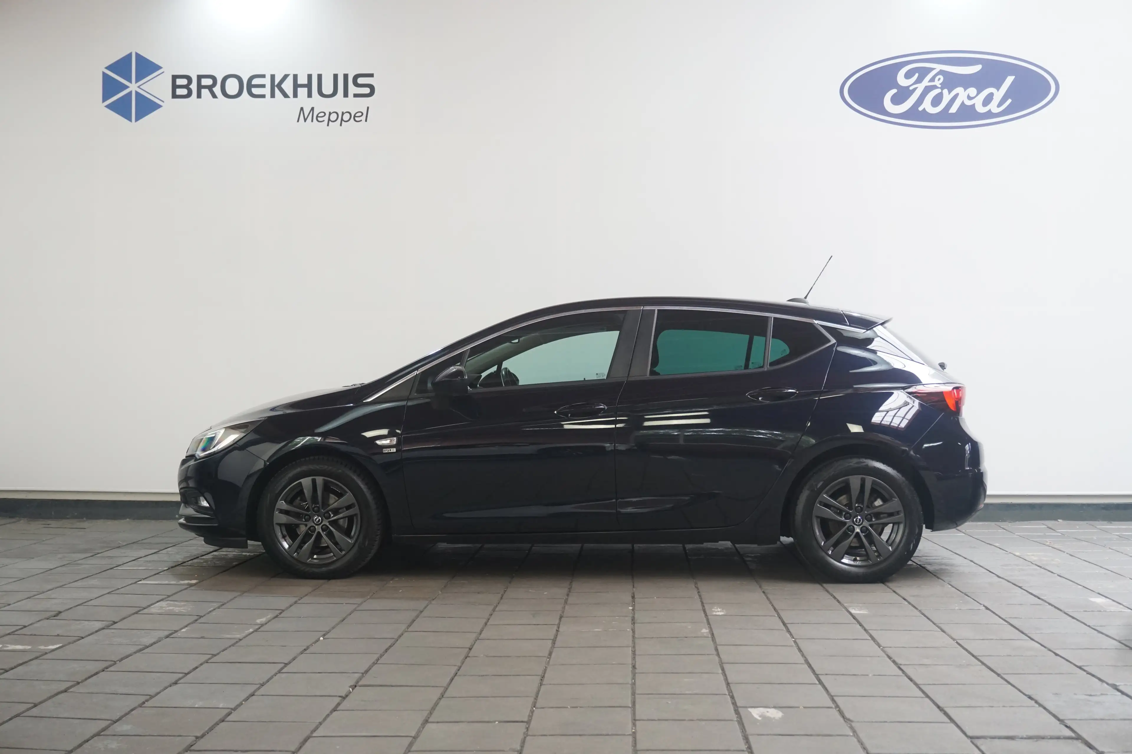 Opel Astra 1.4 Turbo 120 Jaar Edition | Volledige Historie | — photo 3