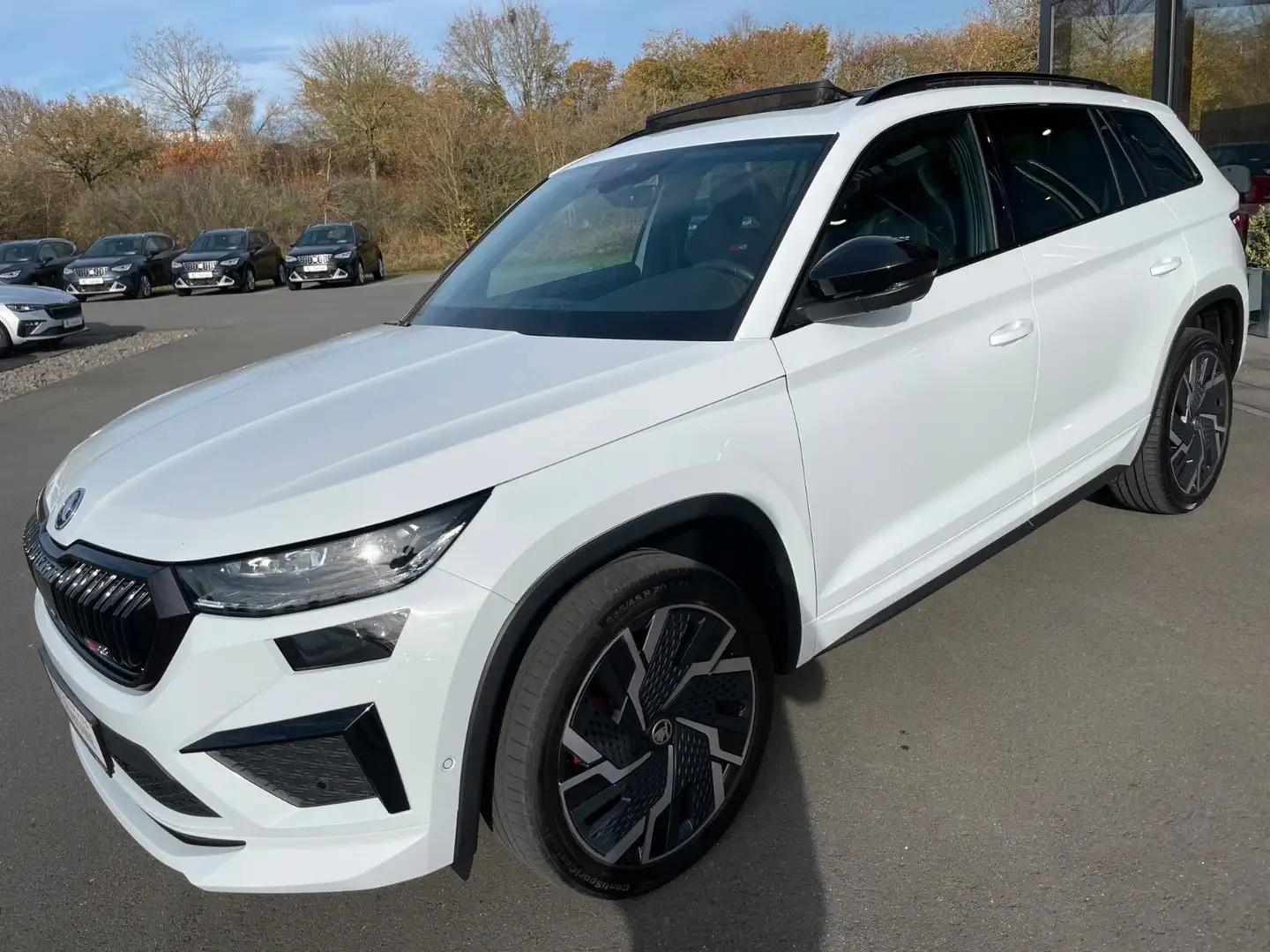 Skoda Kodiaq 2,0TSi RS 4x4 7-Sitze Pano 360° Leder DCC Weiß - 1