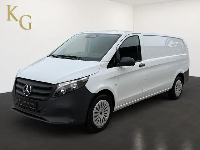 Mercedes-Benz Vito view 2