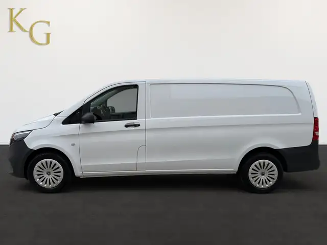 Mercedes-Benz Vito view 3